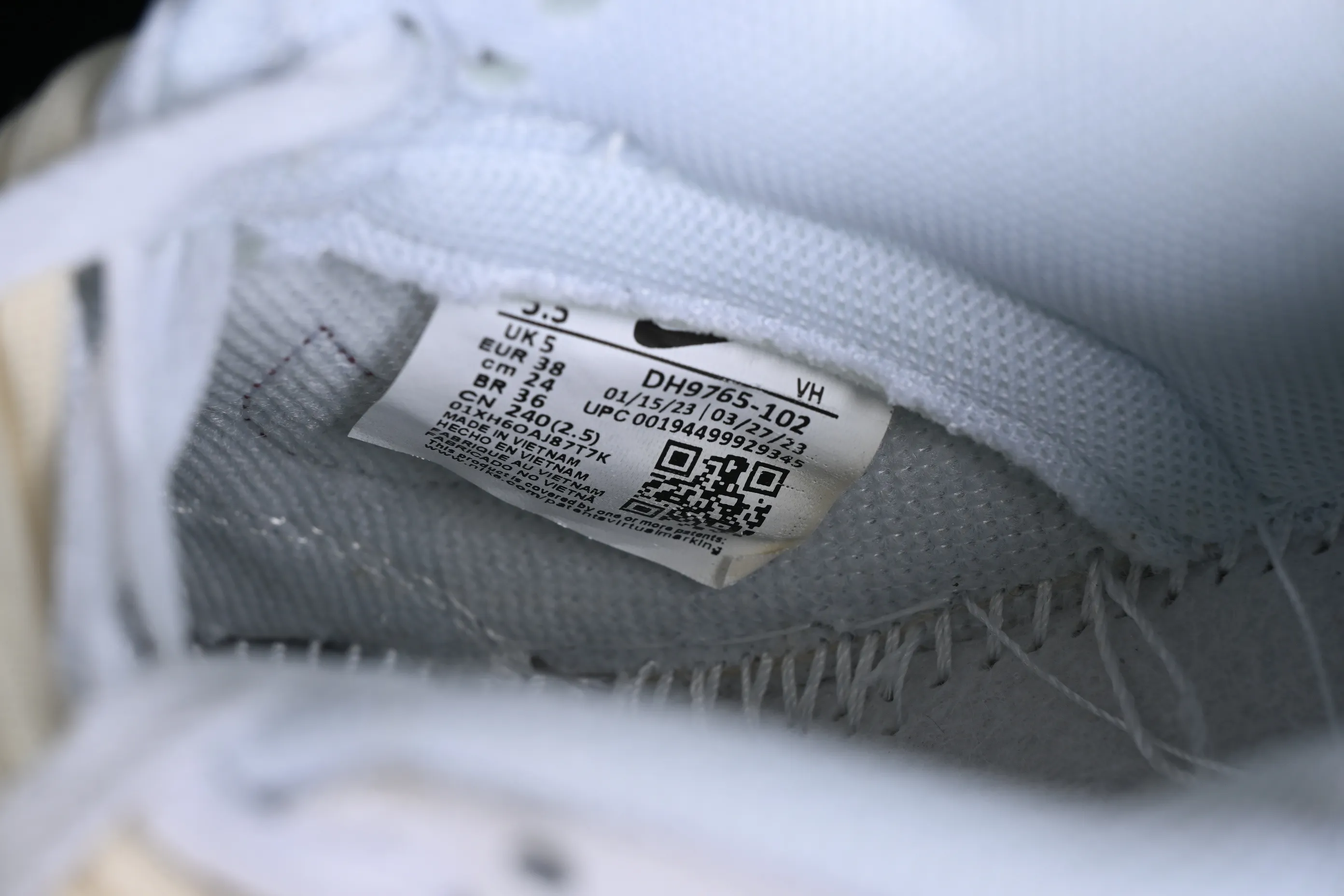 All Categories Nk SB Dunk Series Nk SB Dunk Low Low-top sneakers Nk Dunk Low Travel high-street style SB strappy low-top casual sneakers DH9765-102